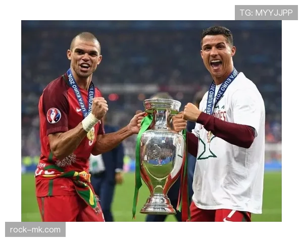 瓦拉内：稳健防守与敏锐判断融合，引领现代中卫新风潮