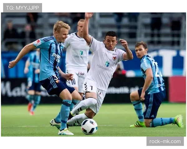 米特罗维奇射门方式解析:本赛季表现稳健,射门效率持续提升 米特罗维奇射门方式解析:本赛季表现稳健,射门效率持续提升