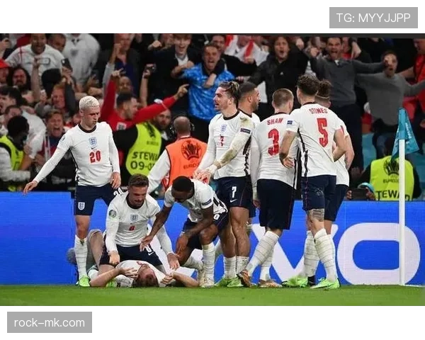 英格兰队内竞争加剧，多位置争夺激烈