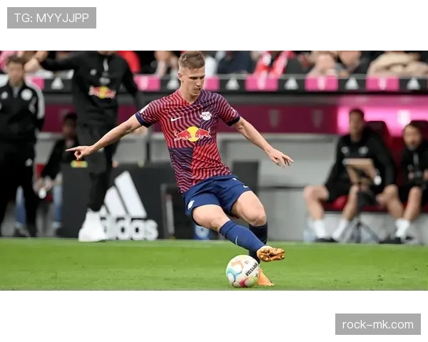 穆西亚拉与贝林厄姆:技术流与全能型中场的战术角色及效率差异分析 穆西亚拉与贝林厄姆:技术流与全能型中场的战术角色及效率差异分析