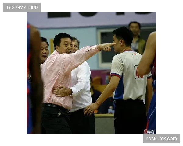 辱骂裁判时裁判如何判罚？规则细节全解析