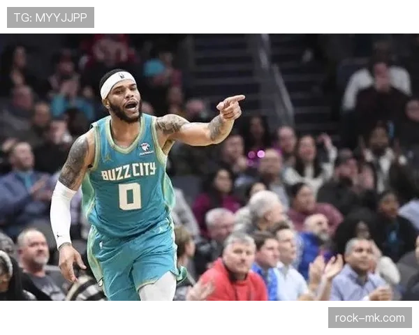 米卡尔·布里奇斯无球跑位提升防守效率拉开对手防线